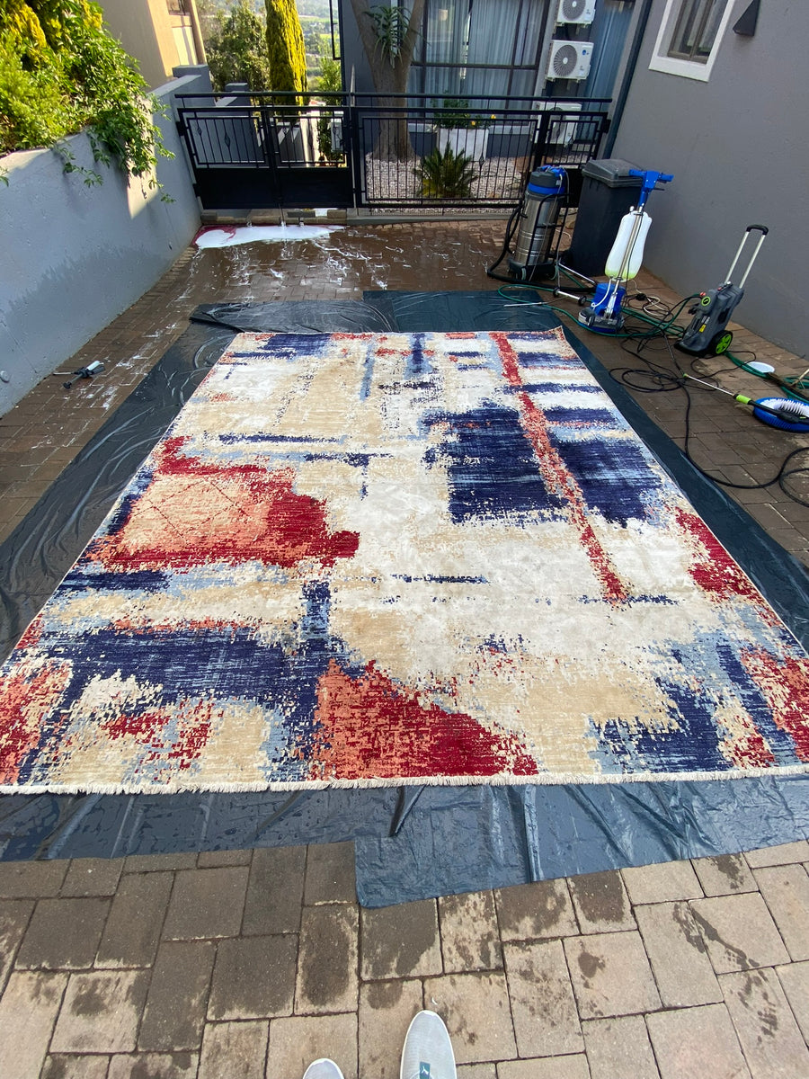 Finished patterned loose rug after professional cleaning
